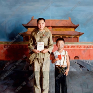 王國斌油畫作品_母子照像_高清大圖下載